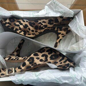 BRAND NEVER WORN - ABELLA TRUE COMFORT VIVCA LEOPARD 7.5